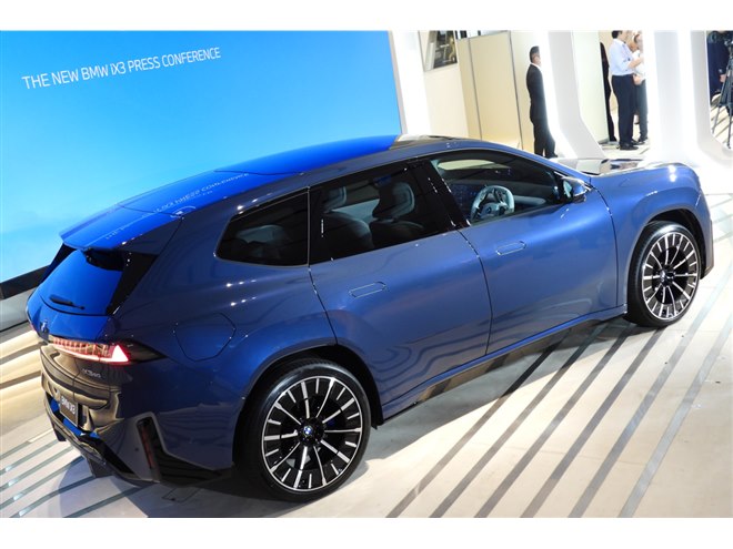 BMW���V�^�uiX3�v����{�ɓ����@��[�d���s����906km����������ŐV�s�̓d�C������