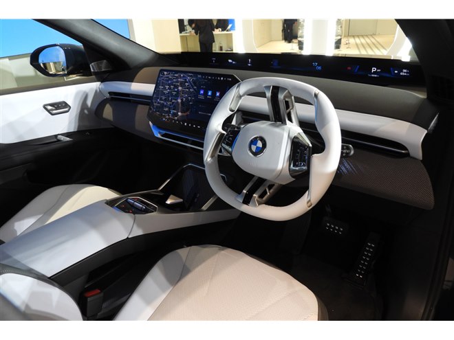 BMW���V�^�uiX3�v����{�ɓ����@��[�d���s����906km����������ŐV�s�̓d�C������