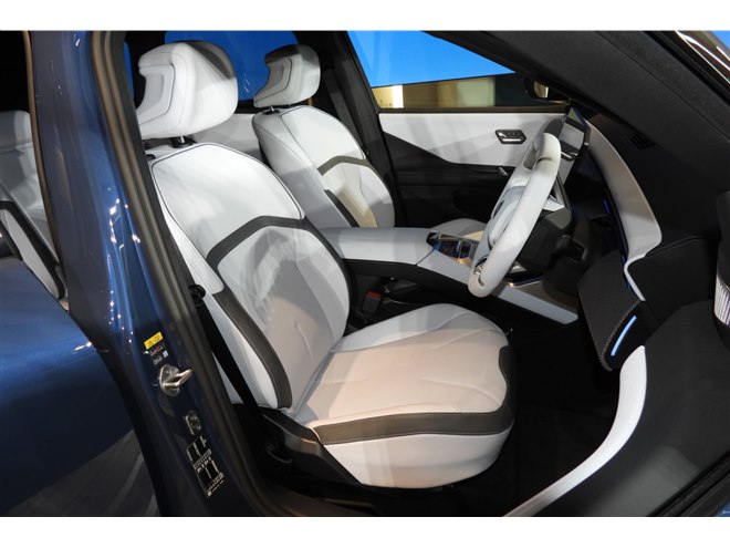BMW���V�^�uiX3�v����{�ɓ����@��[�d���s����906km����������ŐV�s�̓d�C������