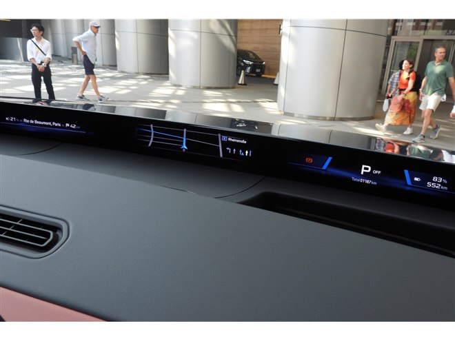 BMW���V�^�uiX3�v����{�ɓ����@��[�d���s����906km����������ŐV�s�̓d�C������