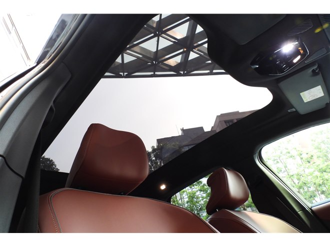 BMW���V�^�uiX3�v����{�ɓ����@��[�d���s����906km����������ŐV�s�̓d�C������