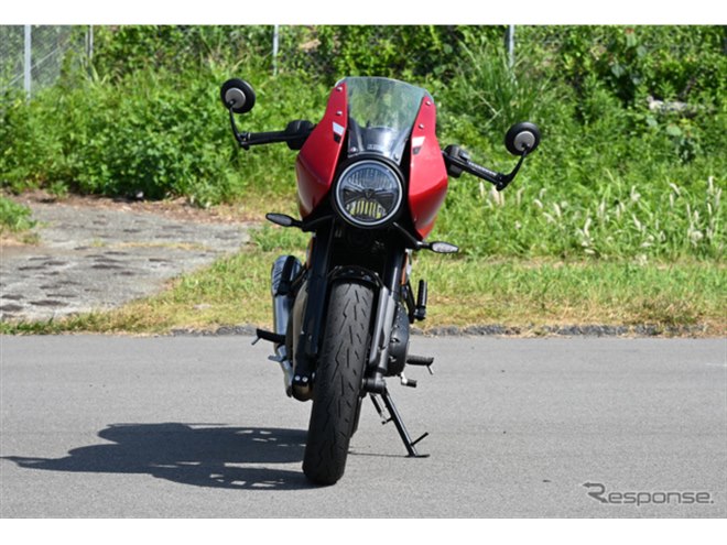 �g���C�A���t Thruxton 400�i�X���N�X�g��400�j