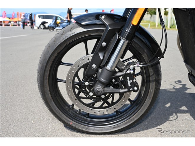 �g���C�A���t Thruxton 400�i�X���N�X�g��400�j