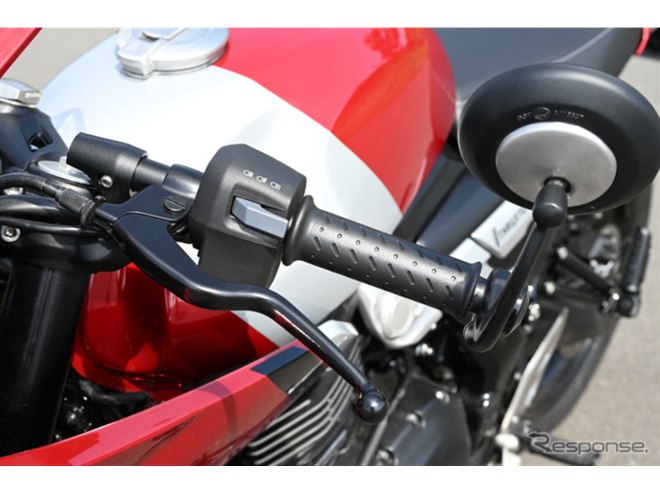 �g���C�A���t Thruxton 400�i�X���N�X�g��400�j
