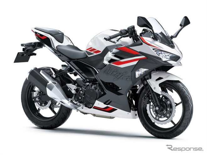 �J���T�L Ninja 250 2027�N���f��