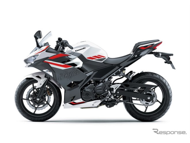 �J���T�L Ninja 250 2027�N���f��