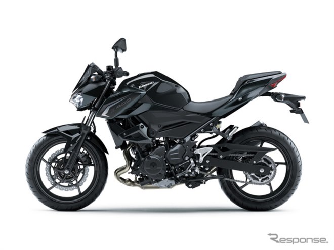 �J���T�L Z400 2027�N���f��