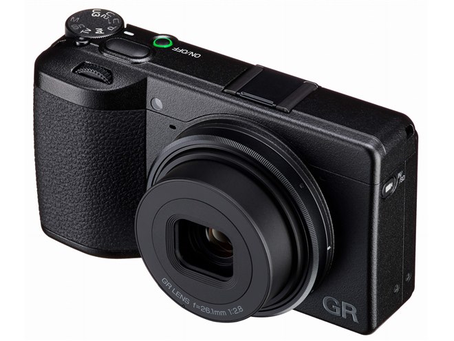 リコー、40mm相当の新レンズを採用したハイエンドコンパクトデジカメ