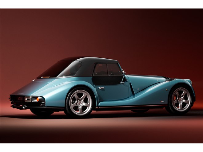 モーガンから新たなフラッグシップモデル「スーパースポーツ400」が