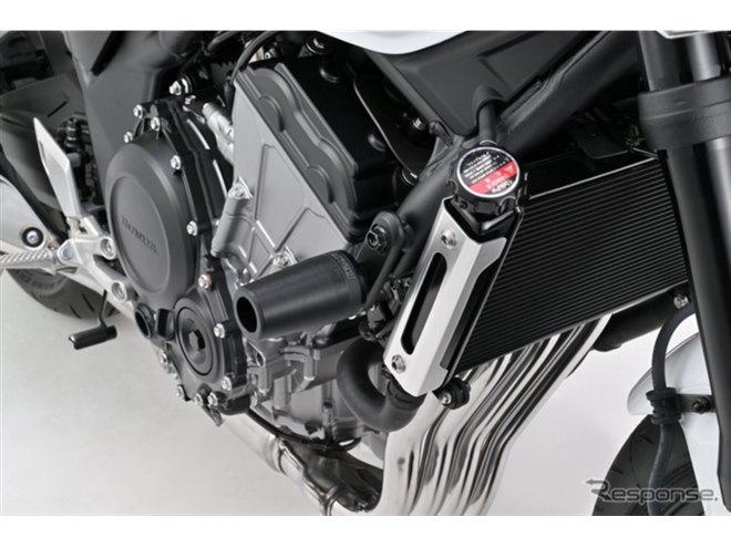 新型ホンダ『CB400スーパーフォア』用カスタムパーツが続々登場