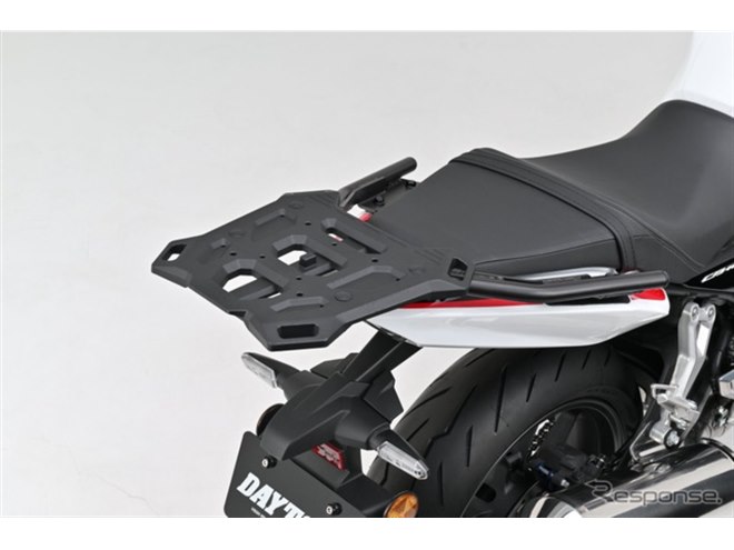 新型ホンダ『CB400スーパーフォア』用カスタムパーツが続々登場