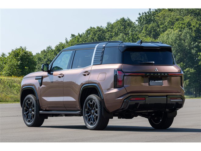 �O�H���V�^�u�p�W�F���v�𔭕\�@�N���X�J���g���[SUV�̃t���b�O�V�b�v��5�N�Ԃ�ɕ���