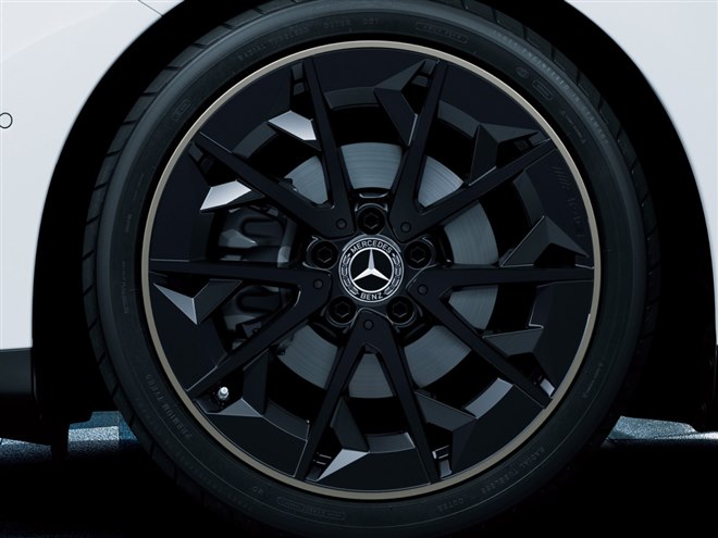 �V�^�u�����Z�f�X�E�x���cCLA�v�ɓ��{�������L�O�������胂�f�����o��
