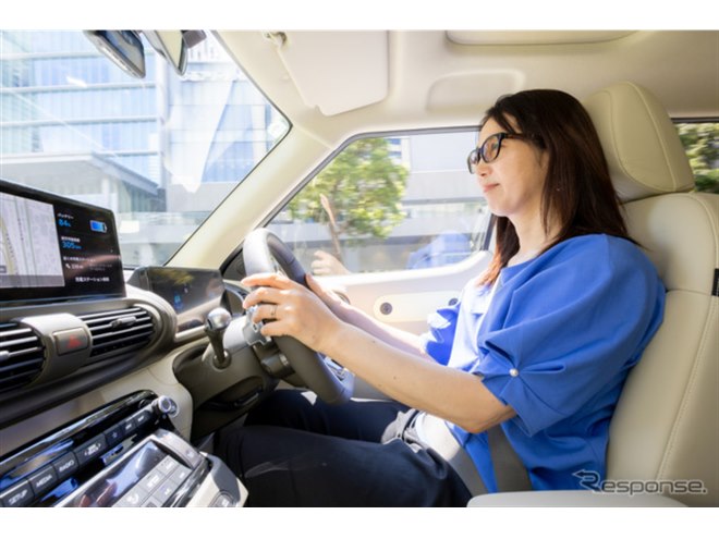 Hyundai INSTER�i�q�����f �C���X�^�[�j�Ɏ��悷��M�ҁE�܂������q