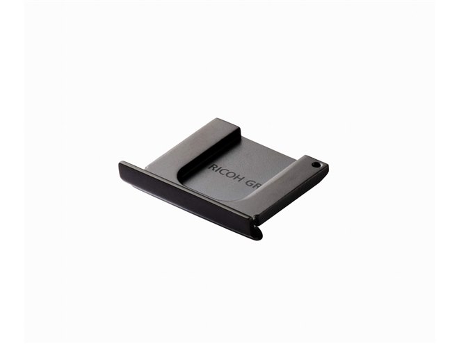 �z�b�g�V���[�J�o�[���ʂɂ�RICOH GR�̃��S��z�u