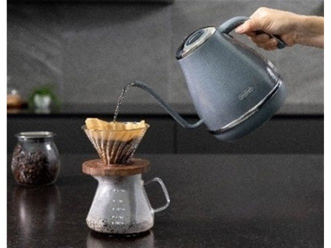 デロンギ、電気カフェケトル「デロンギ アイコナ」に新色「ぺ
