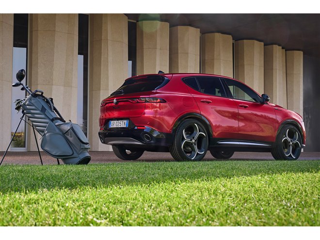 アルファ・ロメオ・トナーレ」の限定車発売 専用デザインの