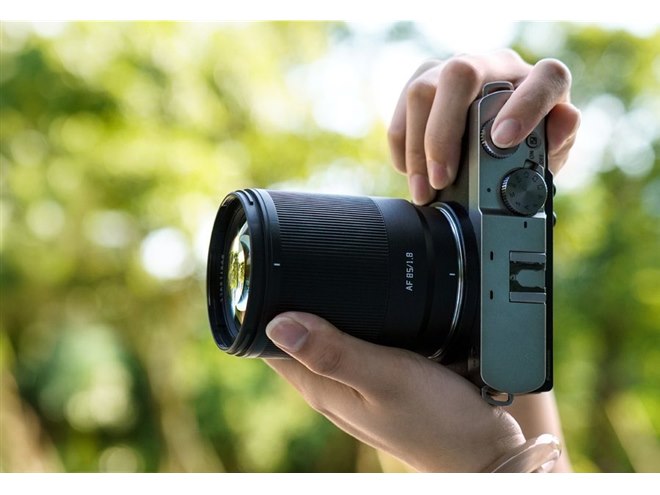 銘匠光学、Lマウント用の中望遠レンズ「Neo AF 85mm f/1.8 Lマウント用