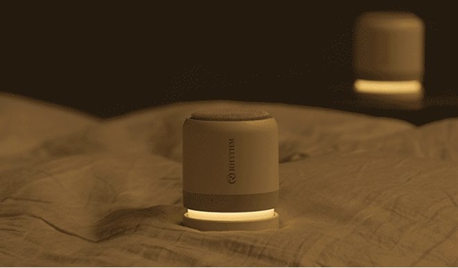 リズム、浴室の壁に貼り付けられる防水Bluetoothスピーカー