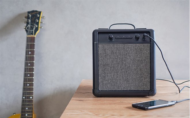 K Garage アンプ内蔵　ギター　スピーカー内蔵 Amazon | K-GARAGE スピーカー付ミニエレキギター FVタイプ SFV