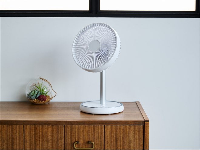 ユアサプライム、最大75cmまで伸縮可能な省エネDCモーター搭載扇風機