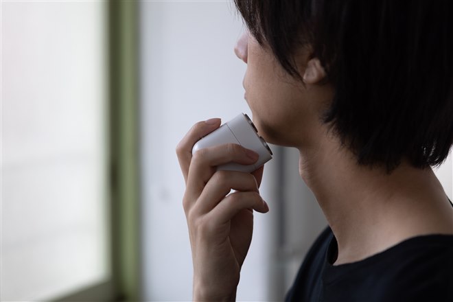 プラスマイナスゼロ、水ですすぎ洗いできる手のひらサイズのミニ