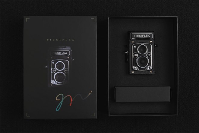 ケンコー、二眼レフのような撮影スタイルを採用した「トイカメラ