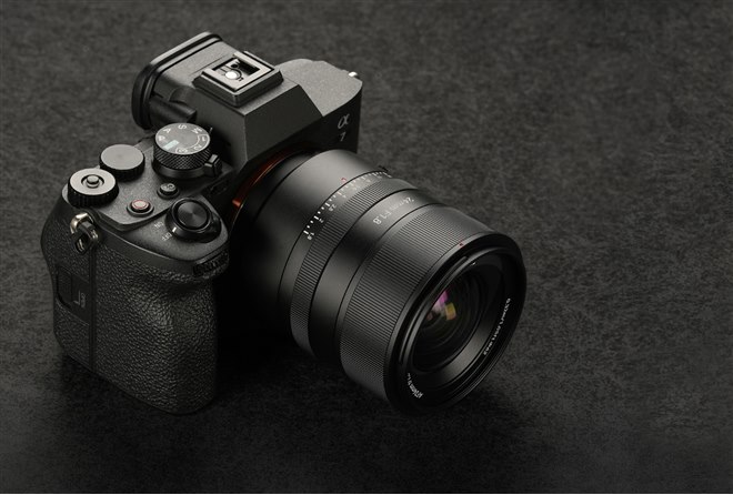 七工匠、フルサイズ対応のEマウント用大口径広角レンズ「7Artisans