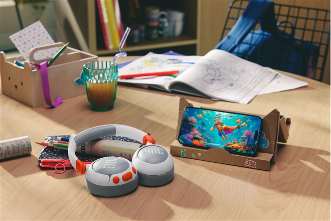 JBL、ノイズキャンセリング搭載の子ども用ワイヤレスヘッドホン