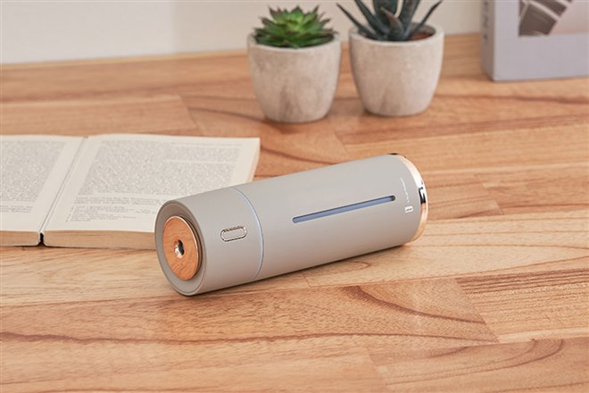 ライフオンプロダクツ、場所を取らず持ち運べるパーソナルサイズの充電
