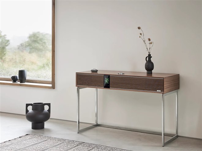 ruarkaudio、レトロな家具調デザインのアンプ一体型スピーカーシステム