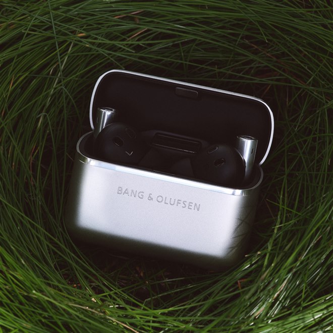 Bang & Olufsen、高級ジュエリーに着想を得たスリムなワイヤレス
