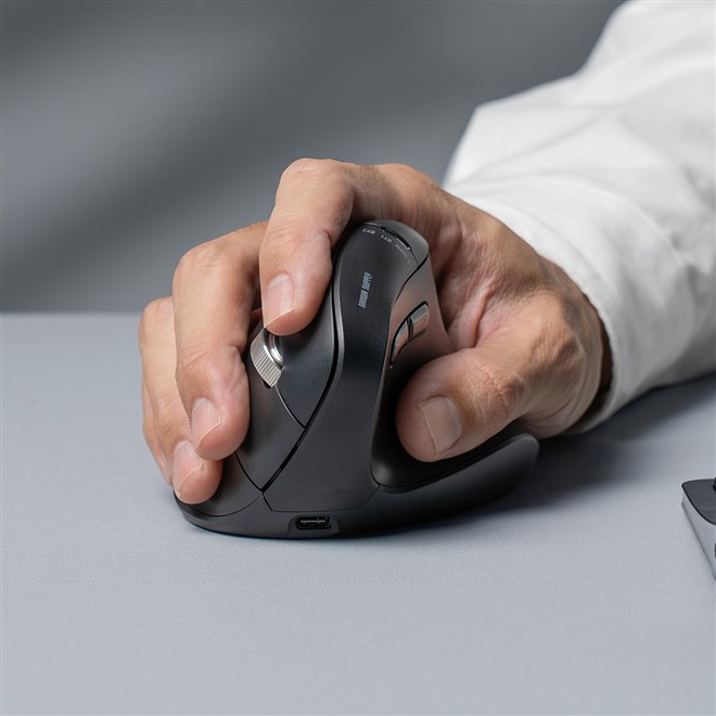 サンワ、高速スクロールなどに対応した高機能エルゴノミクスマウス