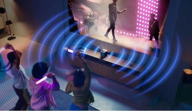 LG、約1.9kgでwebOS搭載の超単焦点4Kレーザープロジェクター「LG