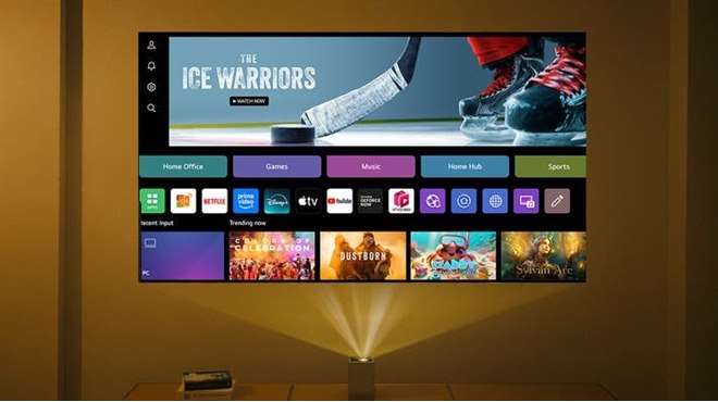 LG、約1.9kgでwebOS搭載の超単焦点4Kレーザープロジェクター「LG