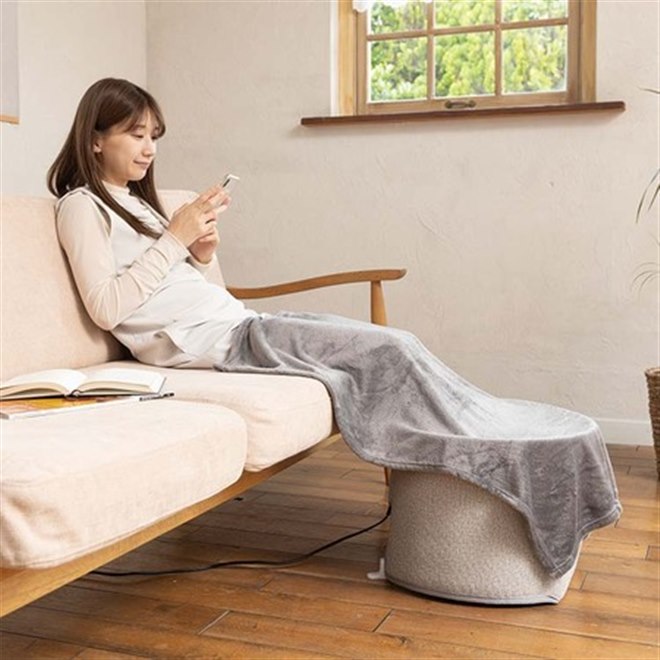 ライソン、低消費電力になった足元パネルヒーター「巻くコタツ