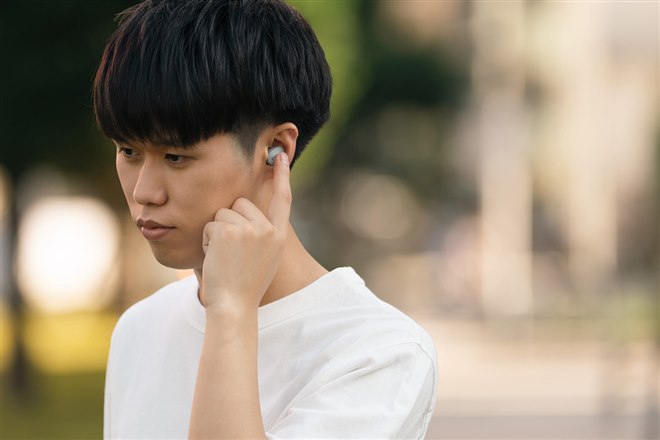 final、寝ホンにぴったりな片側4gの小型・軽量ノイキャンTWS「ZE300