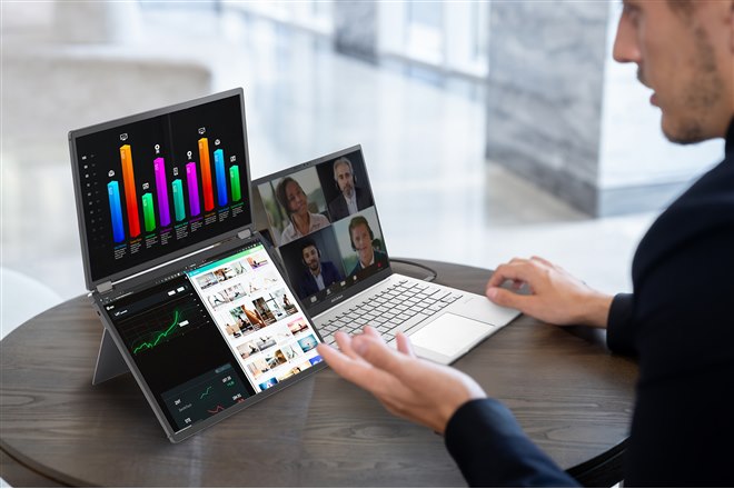 ASUS、2枚の14型有機ELパネルを搭載したポータブルモニター「ZenScreen