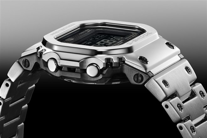 カシオ、フルメタルG-SHOCK初のMIP液晶搭載モデル「GMW-BZ5000」3機種