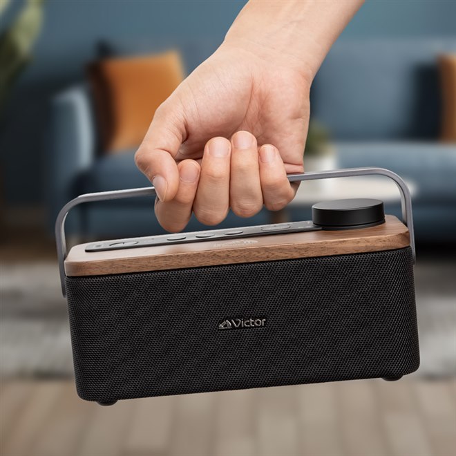 ビクター、天然木デザインを採用したテレビ用手元スピーカー「SP