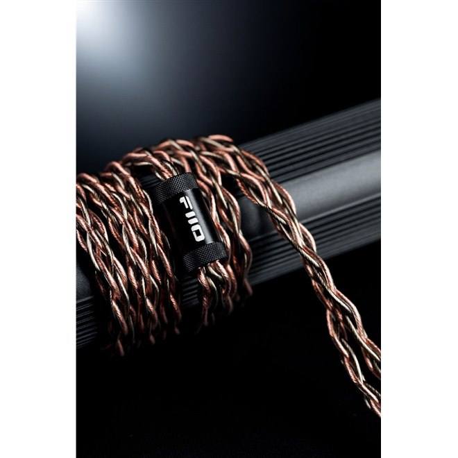 FiiO、ハウジングにパープルハートウッドを採用した密閉型ヘッドホン