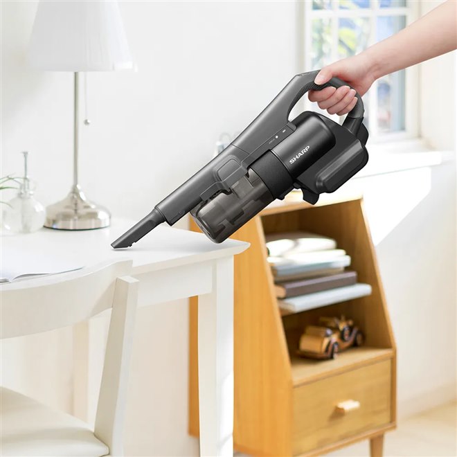 シャープ、軽量1.2kgの「マイルームスティック」コードレス掃除機「EC