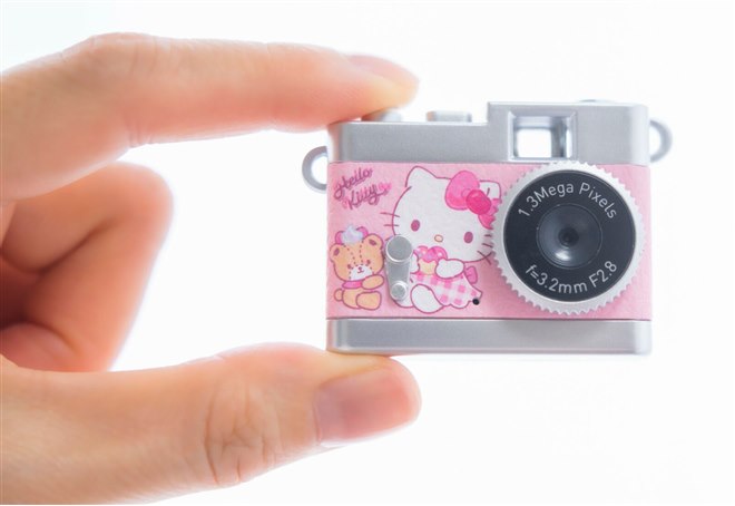 ケンコー、約18gの超小型コンデジ「サンリオキャラクター トイカメラ