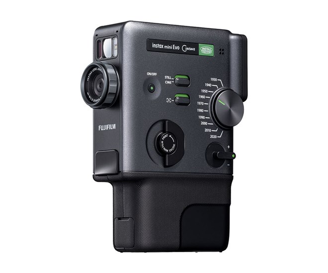 富士フイルム、QRコードで“動画を手渡せる”「instax mini Evo Cinema