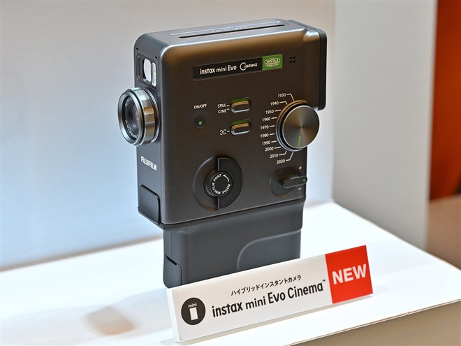 富士フイルム、QRコードで“動画を手渡せる”「instax mini Evo Cinema