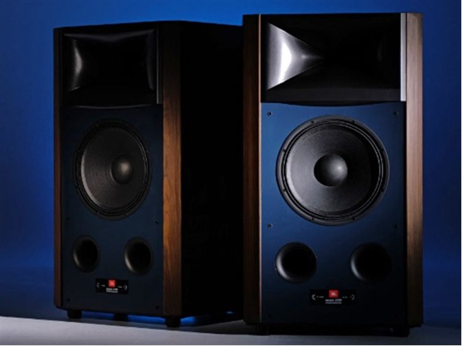 380mm径ウーハーと最新ホーン技術を投入 JBLスタジオモニターの