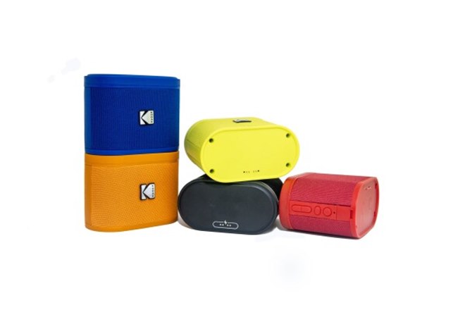 KODAK、独自のマグネット機構と磁気接続技術で複数台をドッキング