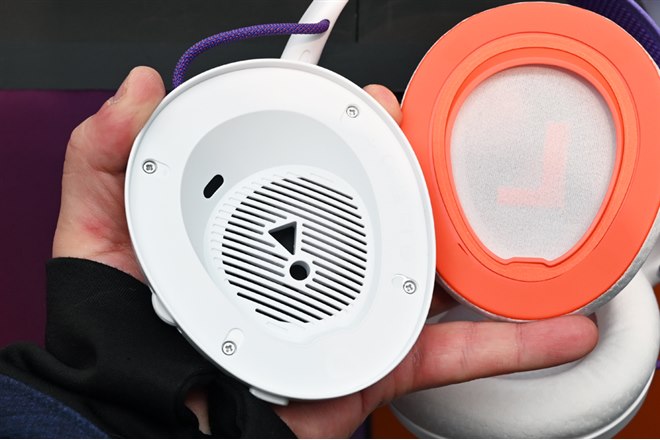 JBL、ゲーミングヘッドセット「Quantum 950 WIRELESS」「Quantum 650