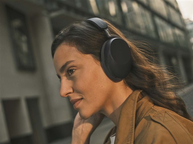 Jabra、ブームレス設計のAI搭載プロフェッショナルヘッドセット