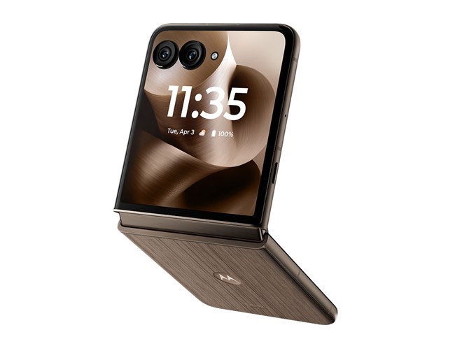モトローラ、「motorola razr 60 ultra」に木材使用の限定カラー